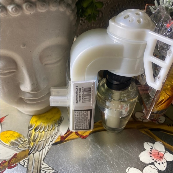 Bath and Bodyworks Wallflower plug 🔌 in and refills of Coffee and Whiskey 🥃 - Picture 6 of 7